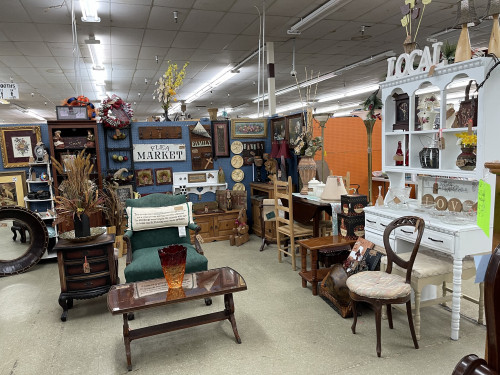 J & G Flea Market & Antique - Prattville, Alabama  36067