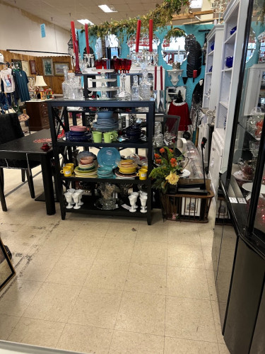 White Elephant Vendors Market - Louisville, Kentucky 40258