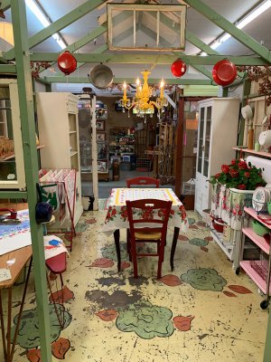 CHICK N TREE Antiques - Abilene, Texas 79605