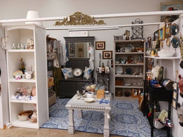 Amanda Ann's Antiques - Cantonment, Florida 32533