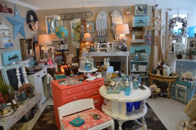 UpTown Vintage Market - Melbourne, Florida 32901