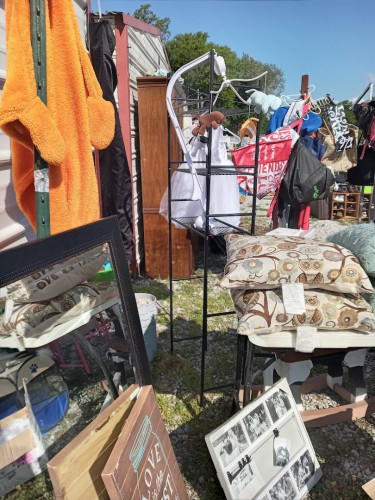 Meridian Street Flea Market - Huntsville, Alabama  35811