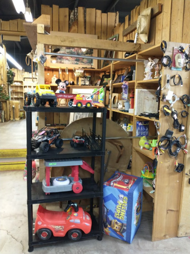 Wild Bills State Line Flea Market - Ridgedale, Missouri 65739