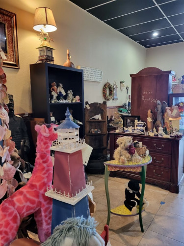 Amanda Ann's Estate Treasures - Pensacola, Florida 32534