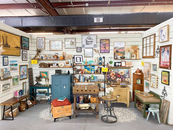 DeFrance Antiques on Beal - Fort Walton Beach , Florida 32548