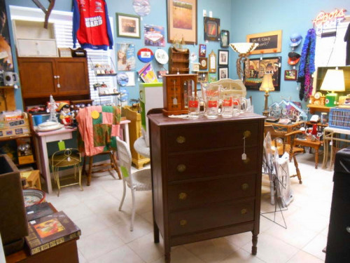 Antiques & Uniques in Ozona - Palm Harbor, Florida 34683