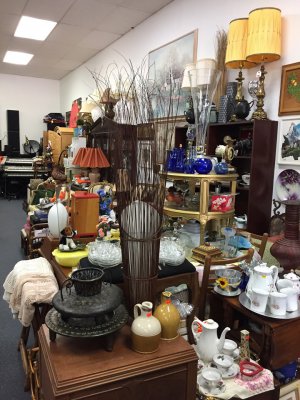 Sun Thrift Antiques - Orlando, Florida 32806