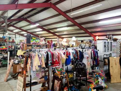 Jordan's Lake Road Flea Market - Poplar Bluff, Missouri 63901