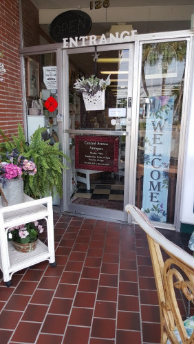 Central Avenue Antiques - Winter Haven, Florida 33880