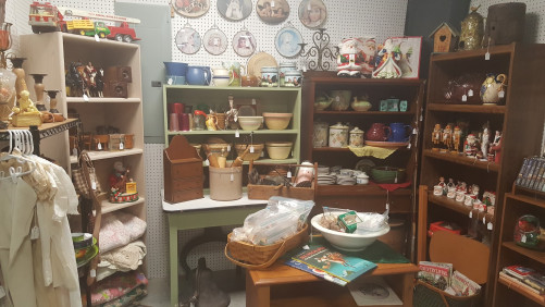 Silvercreek Antique Mall & Flea Market - Girard, Kansas 66743