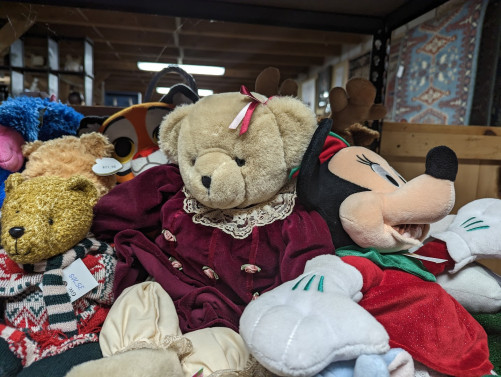 The Willows Flea Market - Mechanic Falls, Maine 04256
