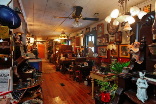 Backroads Antiques and collectables - Henryville, Pennsylvania 18332