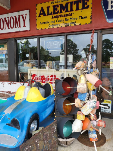 Flea Market 13 Antiques & Used Furniture - Pocomoke City, Maryland 21851