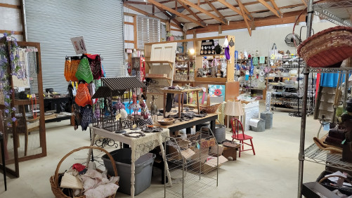Nuziebells Flea Market & Storage - Hemphill, Texas 75948