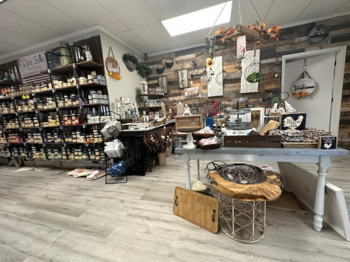 RusticLove Vintage & More - Tampa, Florida 33618