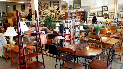 The Flea Market On Main - Newark, Ohio 43055