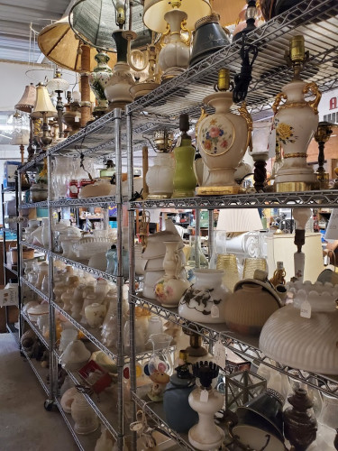 Wall St. Antiques of Midland - Midland, Texas 79703