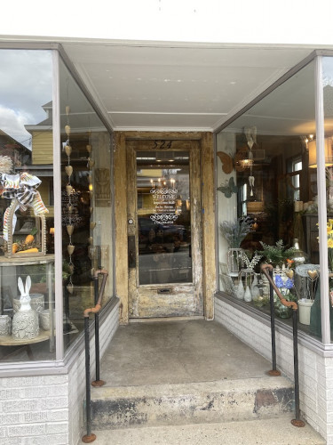 Junque Genius Studio & Marketplace - Irwin, Pennsylvania 15642