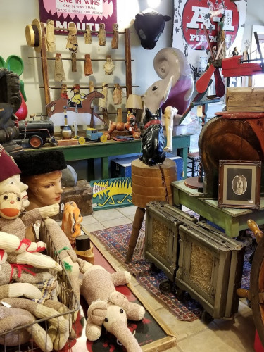 Curiosities Antiques - Dallas, Texas 75218