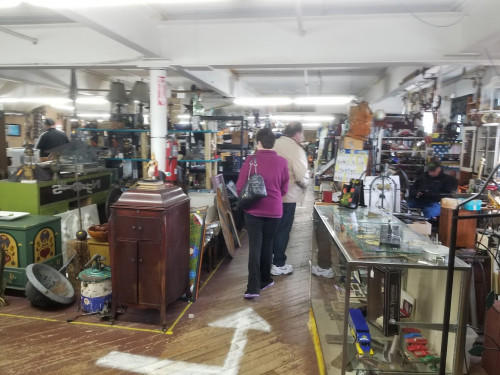 Cranberry Flea Market - East Wareham, Massachusetts 02538