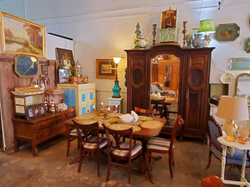 Lubbock Fancy Flea & Company - Lubbock, Texas 79401