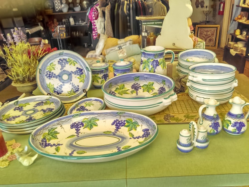 Carducci's 2nd Hand Shop - Bloomingdale, Ohio 43910