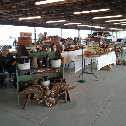 Tri-state Antique Market - Lawrenceburg, Indiana 47025