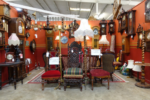 LoneStar Antiques - Haltom City, Texas 76148