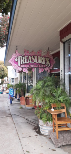 Treasures Antique Mall - Morro Bay, California 93442