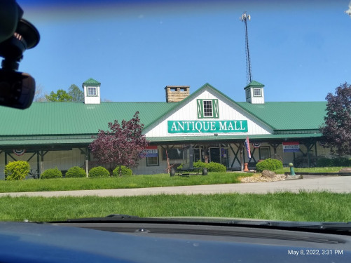 Hocking Hills Market - Rockbridge, Ohio 43149