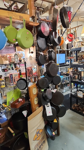 Ed's unique and antique - Tamaqua, Pennsylvania 18252