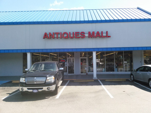 Coronado Antiques & More Vendor Mall - New Smyrna Beach, Florida 32168