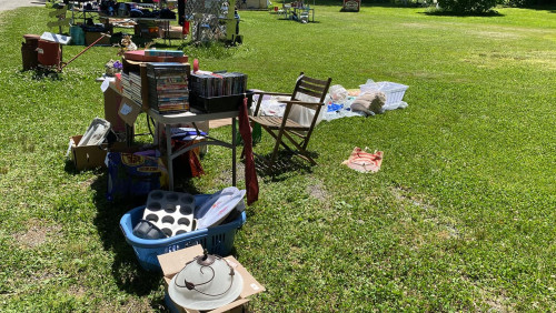 SANDY'S FLEA MARKET - Rowley, Massachusetts 01969