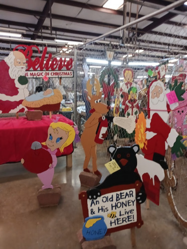 Hilltop Flea Market - Crump, Tennessee 38327