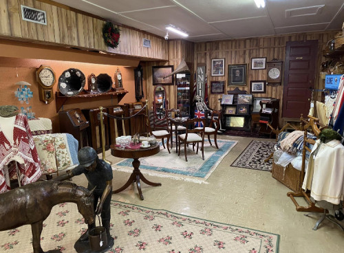 LoST Relics•Fine Antiques and Gifts - Madison, Florida 32340