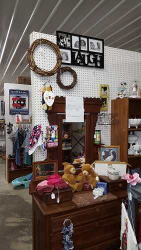 The Finicky Fox - Carthage, Missouri 64836