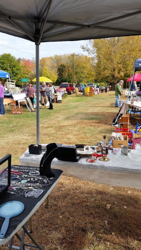 The Woodbury Flea Market - Woodbury, Connecticut 06798