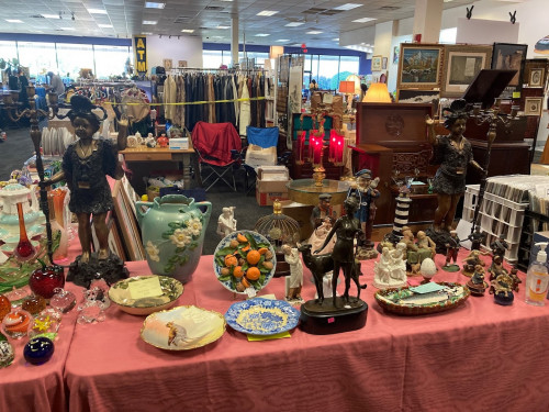 Berwyn Indoor / Outdoor Vintage Flea Market - Berwyn, Pennsylvania 19312