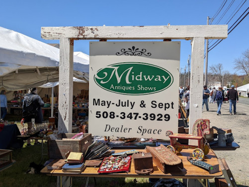 Brimfield Antiques Center - Brimfield, Massachusetts 01010