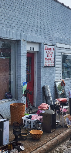 Janet's Flea Market - South Mills, North Carolina 27976