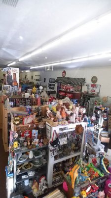 19th Street Antique Mall - Bakersfield, California 93301