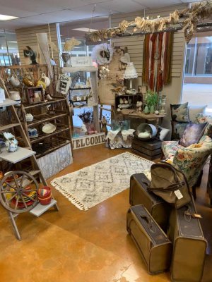 Kingsway Antiques & Collectibles - MIdland, Texas 79703