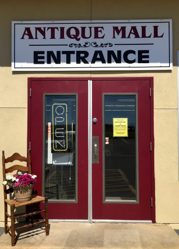 272 Antiques & Collectibles Marketplace 272 Antiques & Collectibles Marketplace