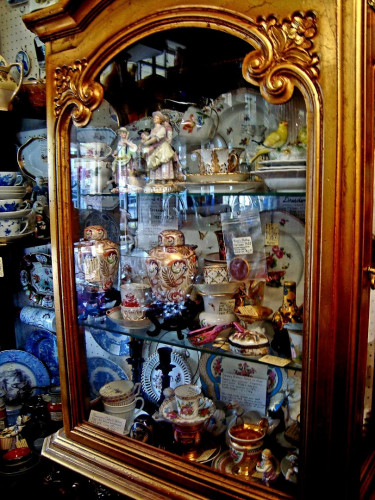 Carol's Antique Gallery - Saratoga, California 95070