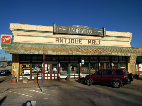 Underwood's Antique Mall - Mason, Texas 76856