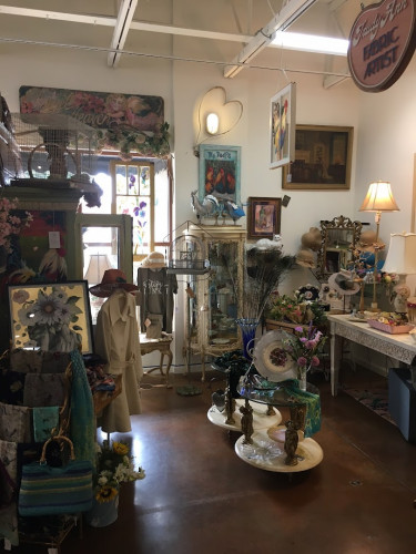 Rhonda's Relics - Arroyo Grande, California 93420