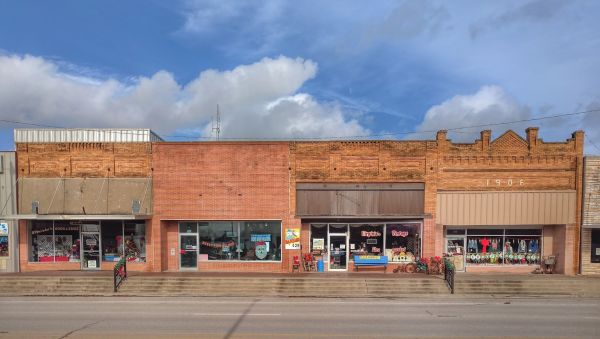 Virginia's Vintage - Mart, Texas 76664