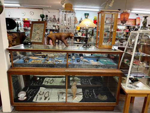 Branch Street Antiques - Arroyo Grande, California 93420