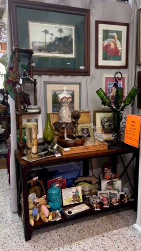 Village Antique Mall - Mt Dora, Florida 32757