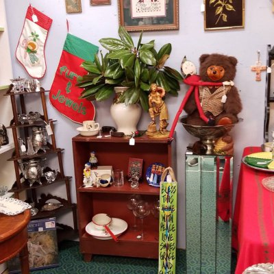 Flucy Lucy Antique Market - Huntsville, Alabama 35805